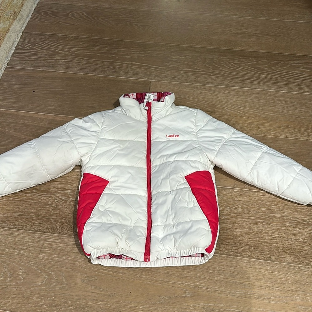 WED’ZE by Decathlon girls size 5 white/pink Reverse Puffer Ski Jacket